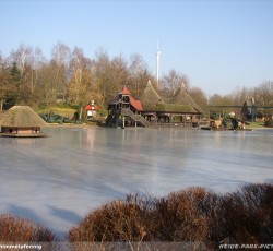 Floßfahrt See [gefroren]