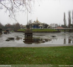 Leerer Floßfahrt See