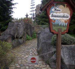 Haus Sonnenschein Schild