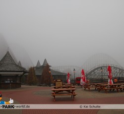 Colossos im Nebel