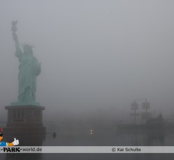 Freiheitsstatue im Nebel