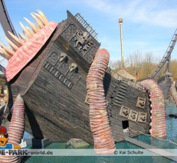 Schiffswrack mit Maul