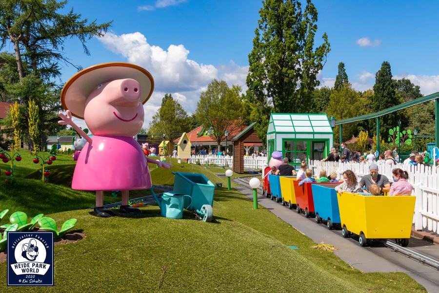 Opa Pigs Zugfahrt