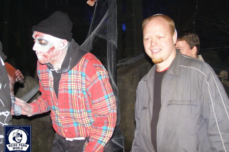 061027 ns halloween forrest of fear 02